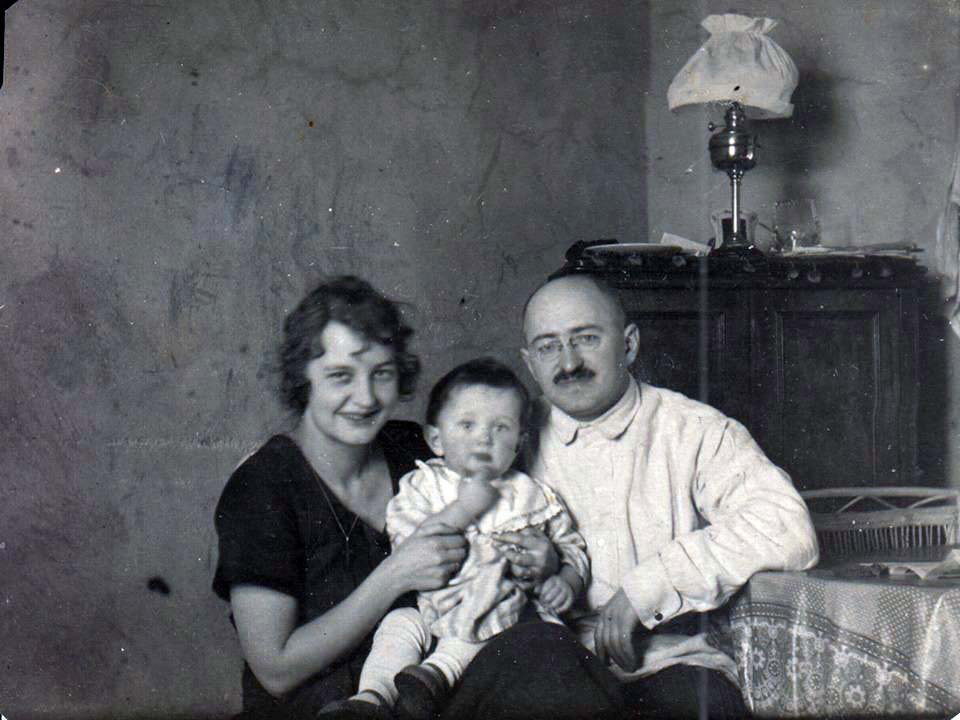 Браніслаў Тарашкевіч з жонкай Верай і сынам