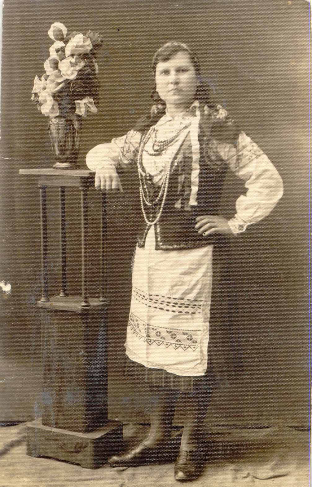 Антаніна Кулак – першае каханне Валянціна Таўлая. 1930-я гады