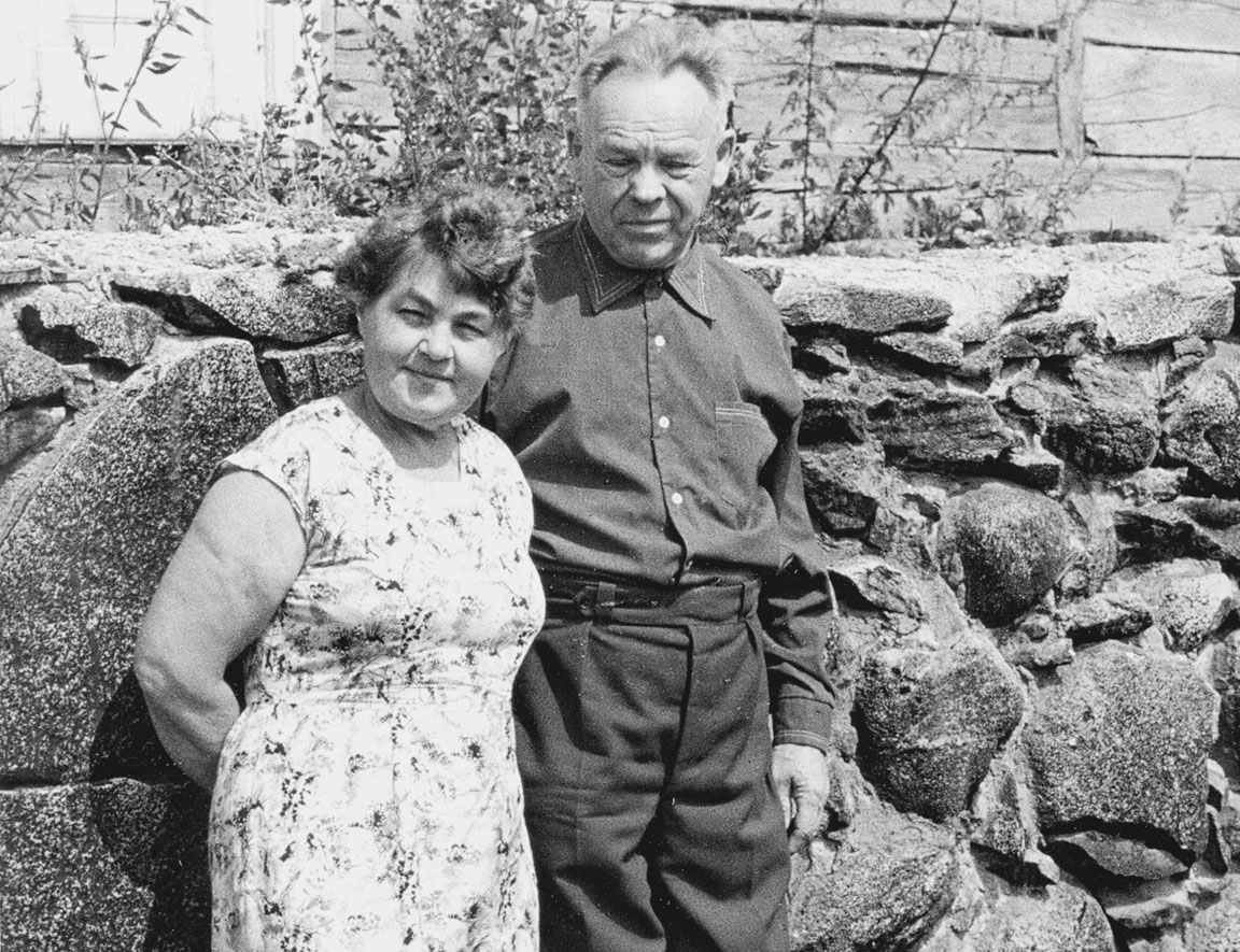 Franciszek Pietkiewicz z żoną Fabianą w Miszkienikach (lipiec 1968 r.) Fot. Victor Bregy