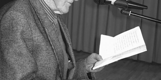 Анатоль Парэмбскі (1927-2020) на сцэне дому культуры ў Гарадку Фота Гміннага цэнтра культуры ў Гарадку