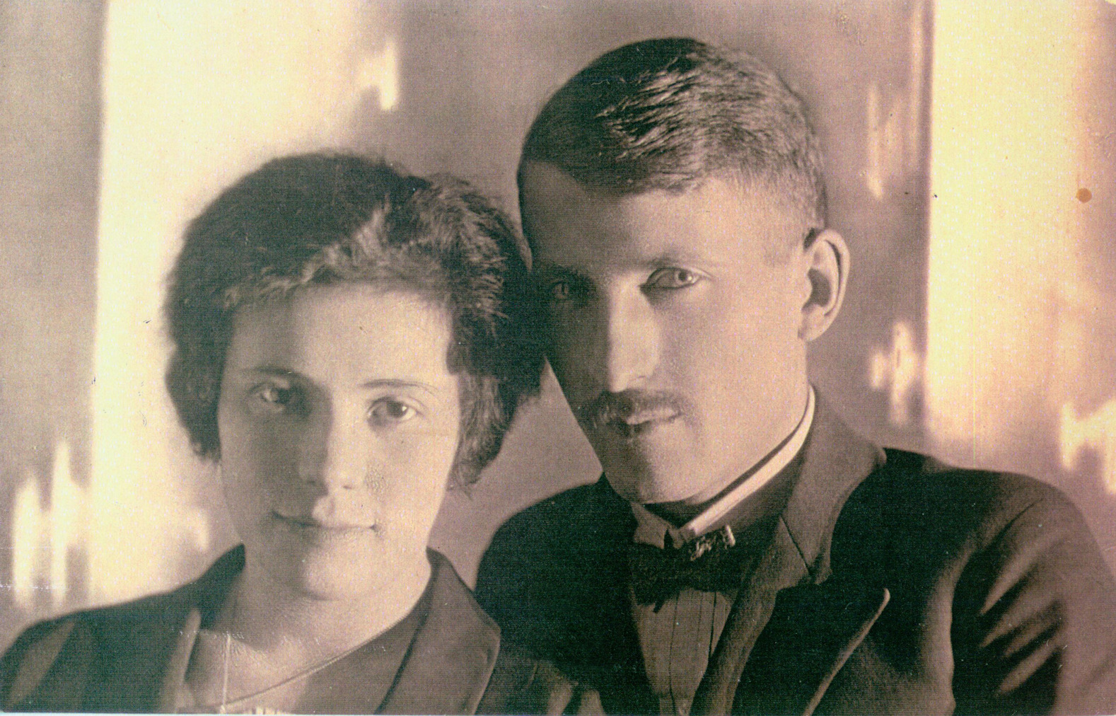 Jadwiga i Stanisław Hrynkiewiczowie (zdjęcie ślubne)