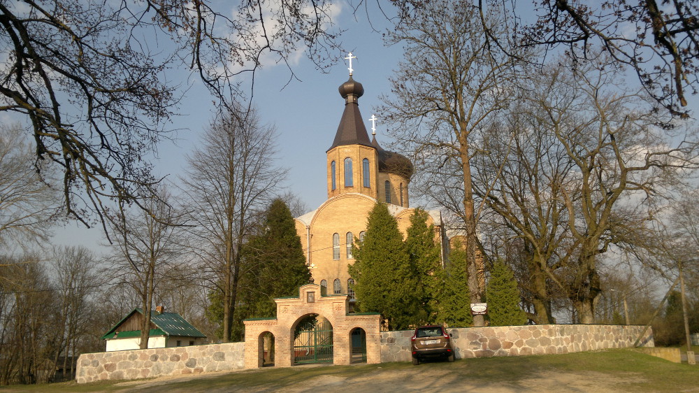 Cerkva Voznesiênia Hospodnioho v Klenikach, postavlana v litach 1974-1989