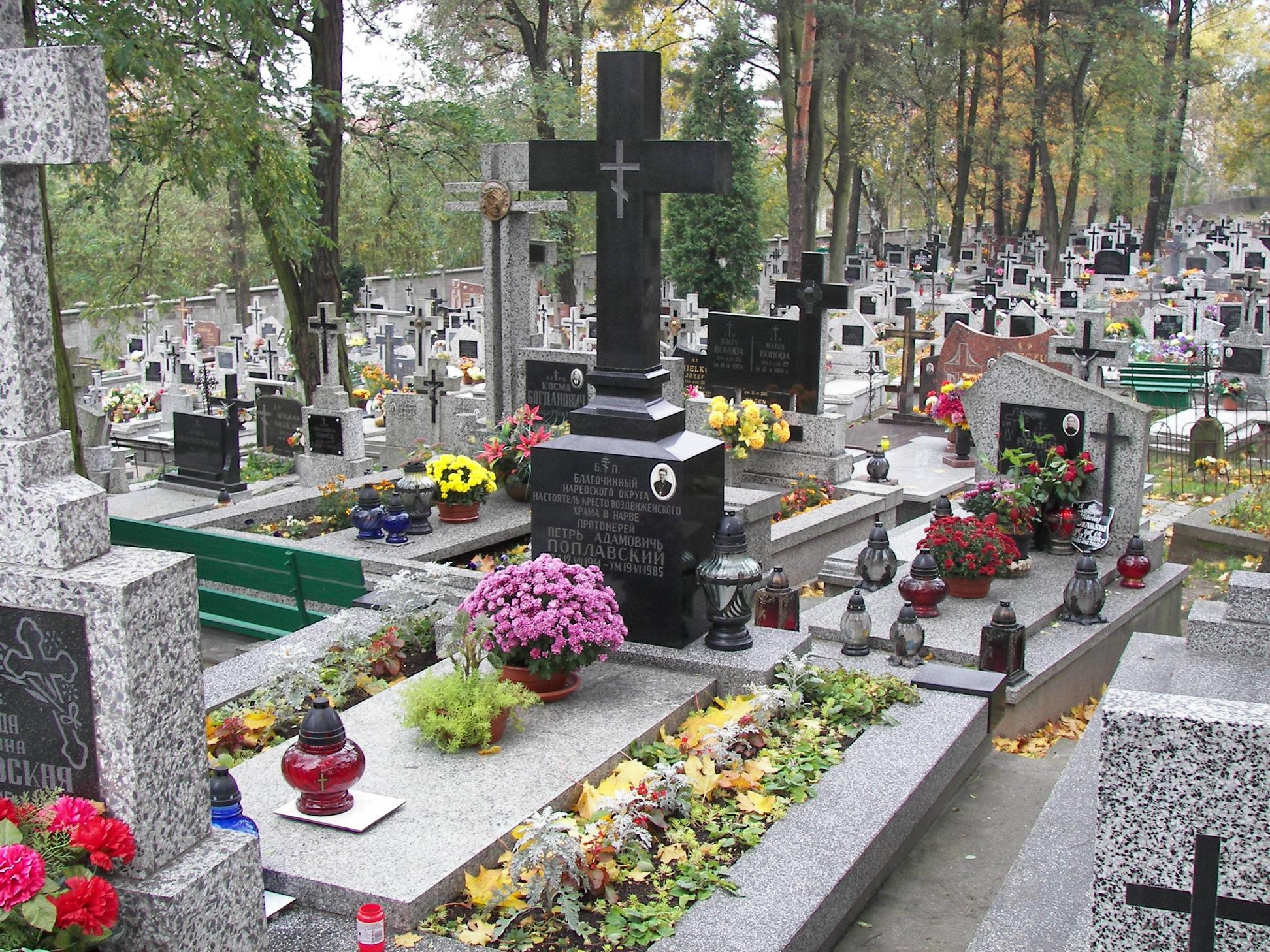 Grób o. Piotra Popławskiego na cmentarzu prawosławnym przy ul. Wysockiego w Białymstoku Fot. Arkadiusz Panasiuk