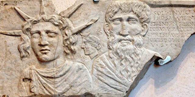 Sol Invictus na płaskorzeźbie rzymskiej z II w. Wikipedia