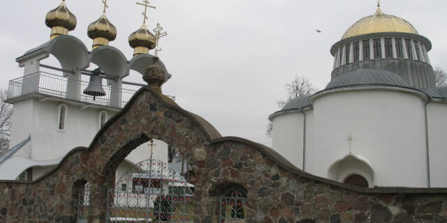 Уздзвіжанская царква ў Ялоўцы, якую запраектаваў праф. Аляксандр Грыгаровіч (2.09.1923-3.06-2023) Фота Юркі Хмялеўскага