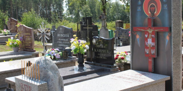 Помнік св. пакутніцы Марыі (Петручук) на могілках у Малешах Фота Юркі Хмялеўскага
