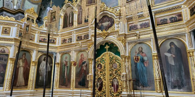 Obecny ikonostas w cerkwi św. Onufrego w Jabłecznej Fot. Ewa Zwierzyńska