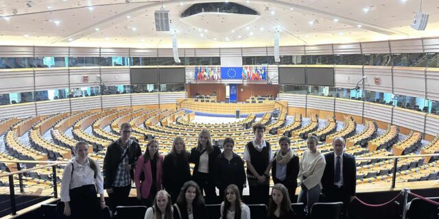 Вучні Гайнаўскага белліцэя ў Еўрапарламенце facebook.com/bialorushajnowka