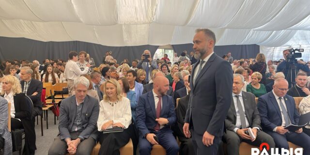 Дырэктар Гайнаўскага белліцэя і ўдзельнікі афіцыйнай часткі www.racyja.com
