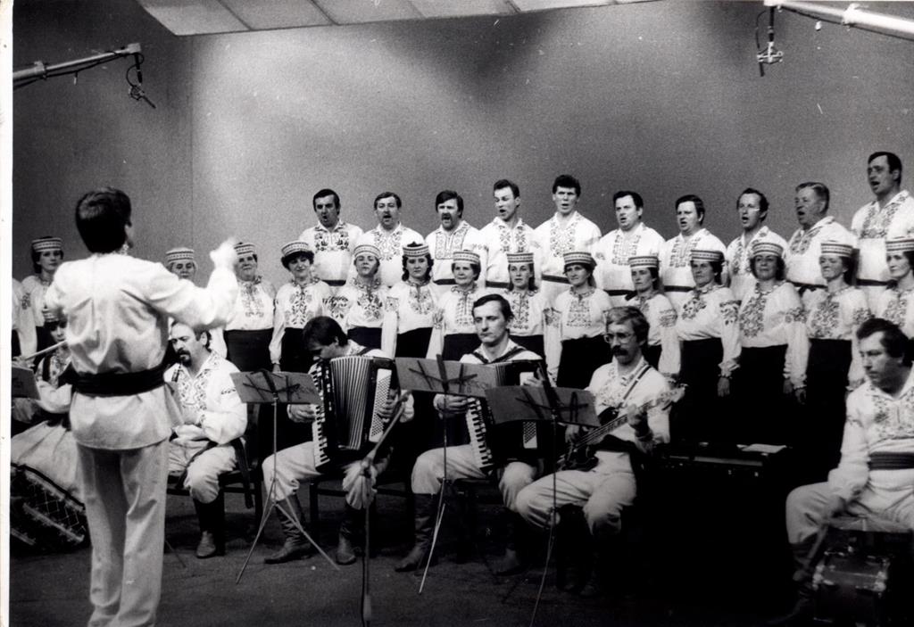 Калектыў на архіўных здымках