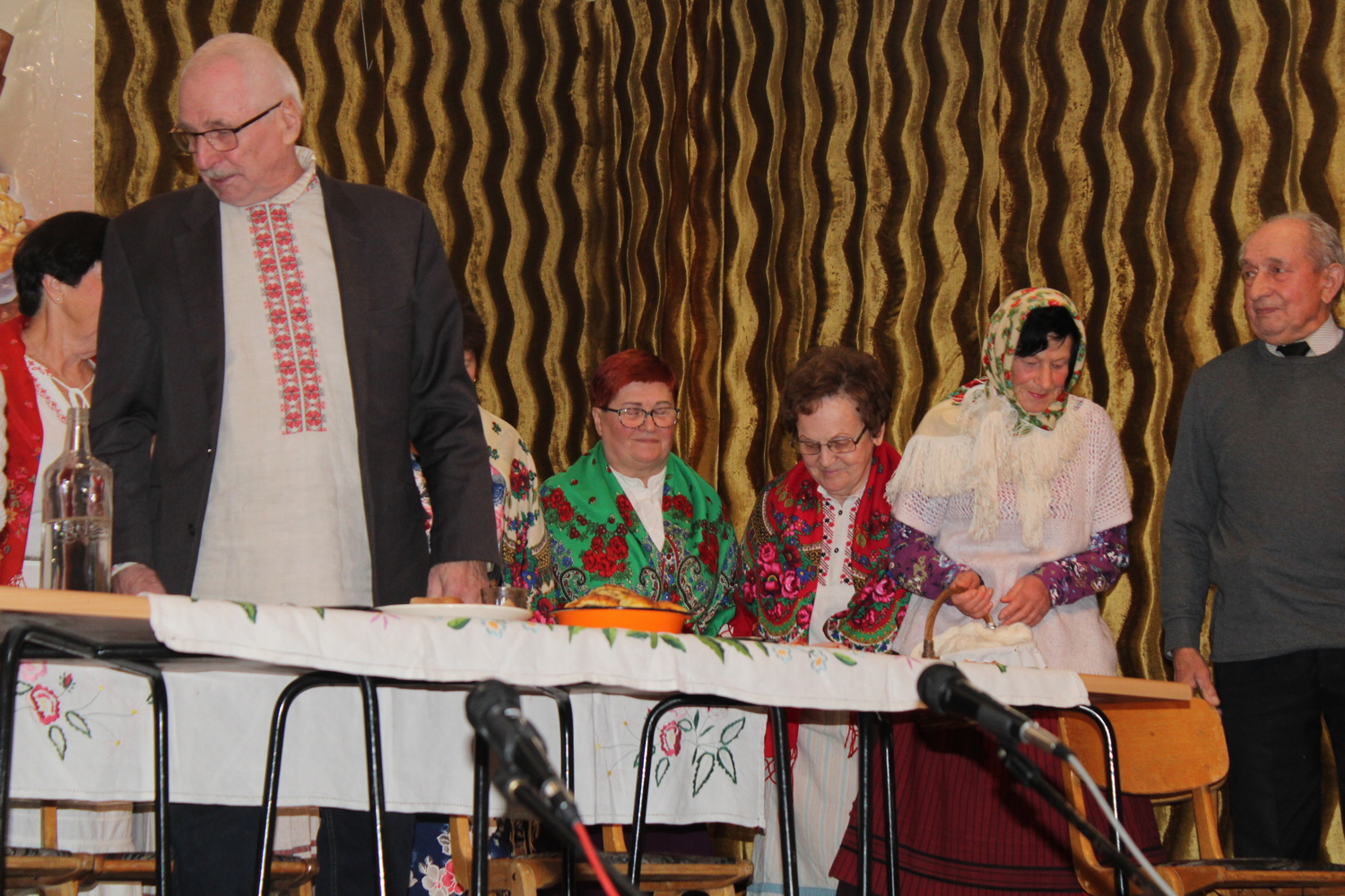 У лістападзе БГКТ зладзіла – трыццаты ўжо раз – штогадовыя сустрэчы Беларускі агляд на сцэне. Адбыліся яны ў Беластоку (двойчы), Дубічах-Царкоўных, Бельску-Падляшскім і Гайнаўцы Фота Міры Лукшы