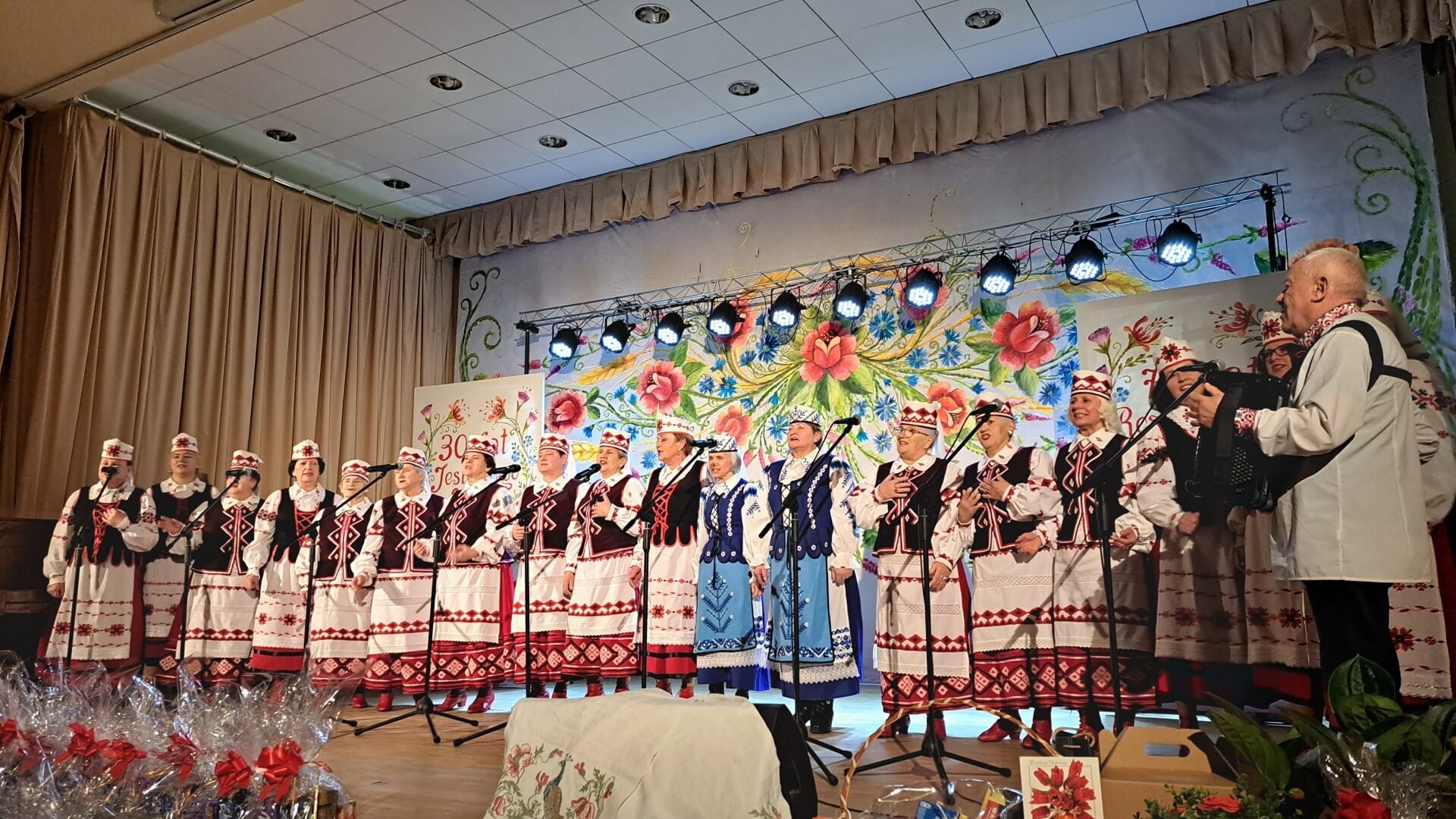 22 лютага „Расспяваны Гарадок” святкаваў юбілей 70-годдзя, а другі гарадоцкі калектыў „Асенні лісць” – 30-годдзя Фота Анна Пятроўская / Польскае Радыё Беласток