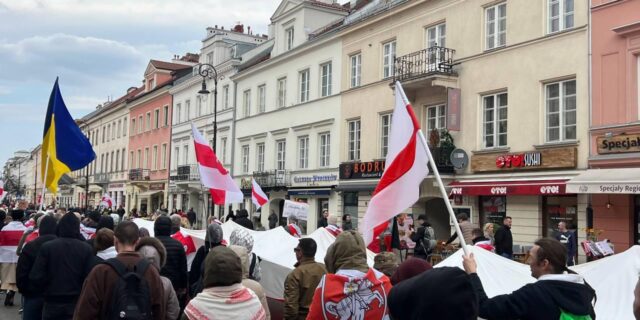23 сакавіка ў Варшаве з нагоды Дня волі беларуская дыяспара зладзіла шэсце і мітынг з прамовамі і музычнымі канцэртамі www.racyja.com