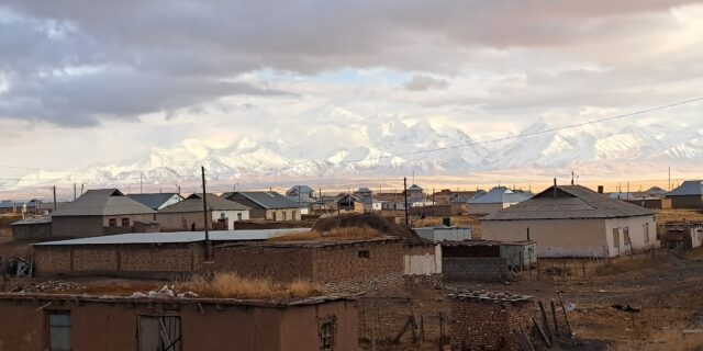 Pamir widziany z Sary-Tasz