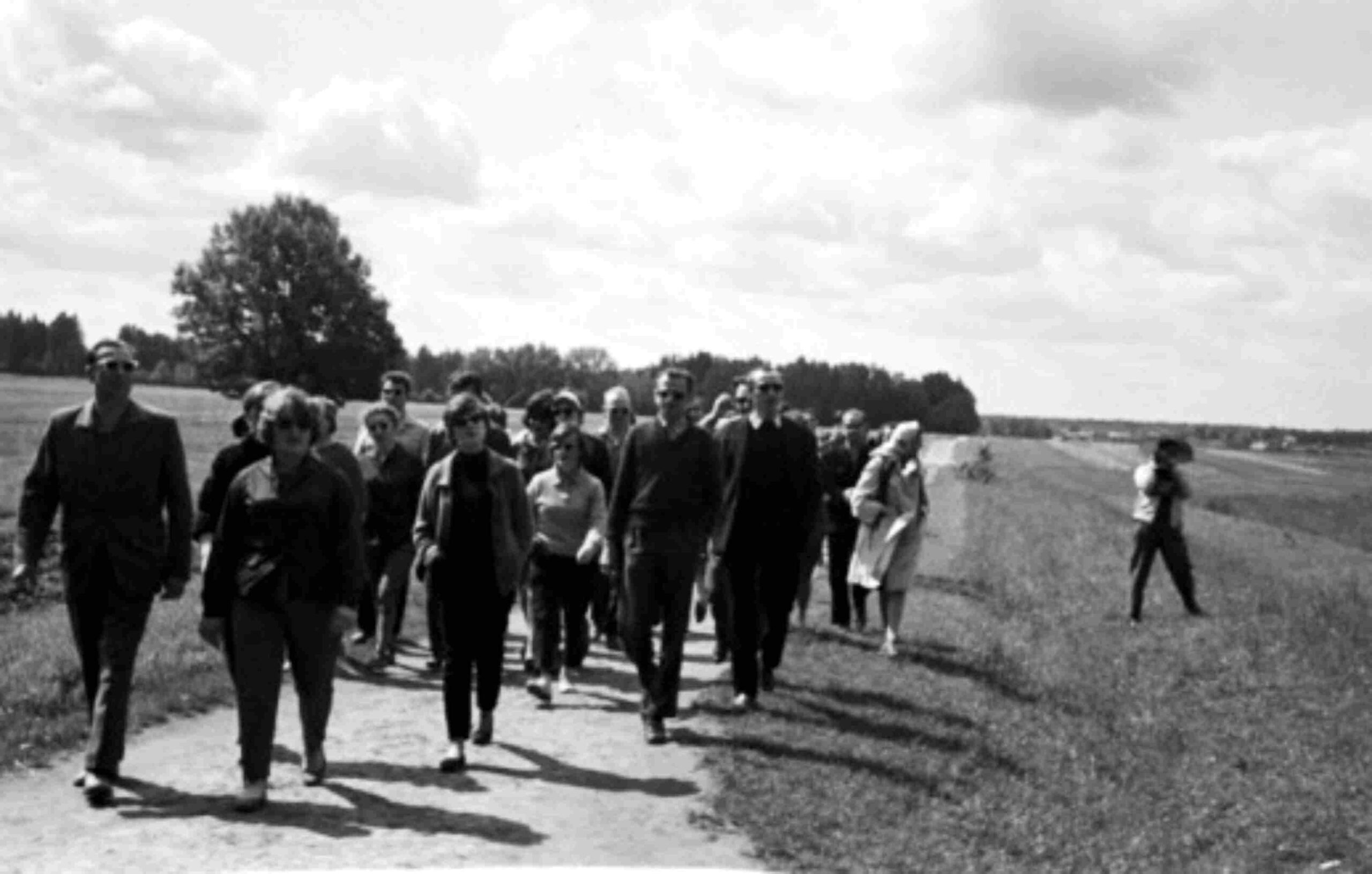 Uczestnicy białowieskich festynów chętnie uczestniczyli w wycieczce do Rezerwatu Ścisłego Białowieskiego Parku Narodowego. Fot. Jan Bodurka.