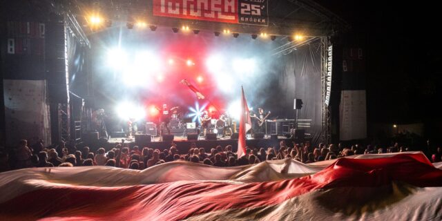 Festiwal Przebudzonych „Tutaka 2025”. Nadzwyczaj bogaty program obejmował 25 koncertów (na pięciu scenach), projekcje filmowe, przedstawienia teatralne, spotkania autorskie, wykłady, dyskusje, warsztaty i wystawy Fot. Aleksander Wasyluk